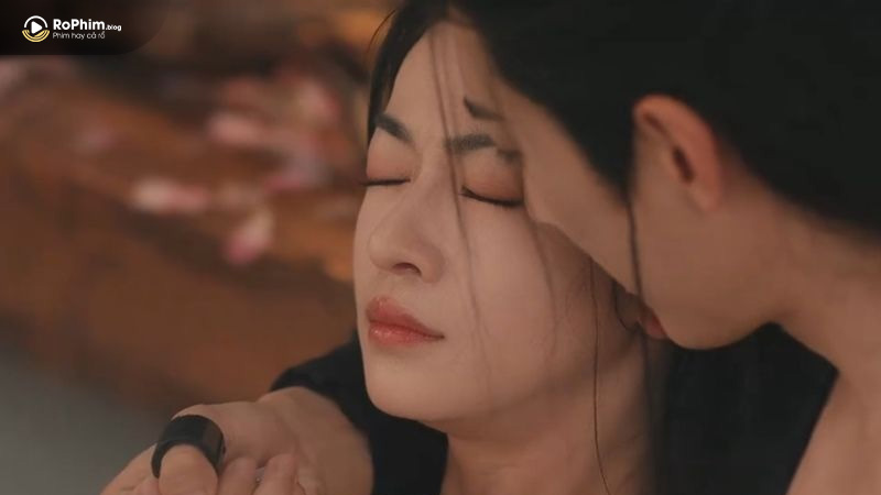 Diễn Xuất Có Thừa Nhưng Thiếu “Chemistry” Giữa Cặp Đôi Chính