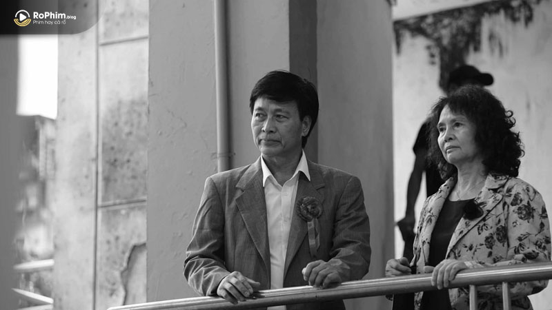Hồi Ức Buồn Từ Quá Khứ Chảy Đến Hiện Tại