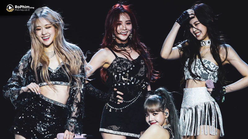 Hình ảnh đáng nhớ của BLACKPINK tại Coachella 2023 khiến fans bùng nổ
