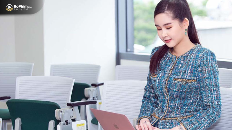 Lê Âu Ngân Anh gây ấn tượng khi tốt nghiệp Thạc sĩ ngành Quản trị Sự kiện Quốc tế tại Đại học Salford