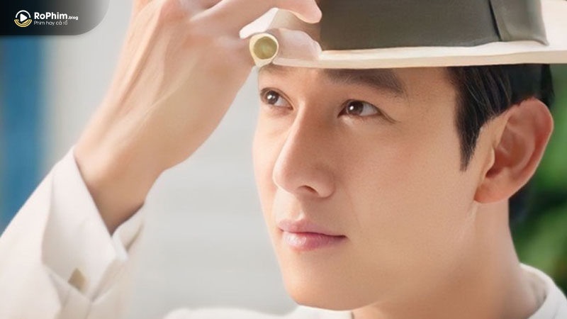 Song Luân thủ vai chính trong phim