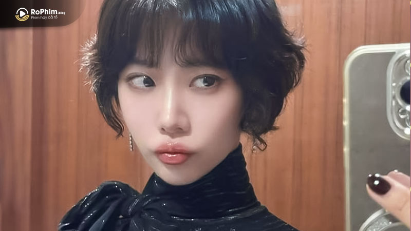 Nữ diễn viên đăng ảnh selfie nhằm ngăn chặn tin đồn không hay về nhan sắc trên thảm đỏ