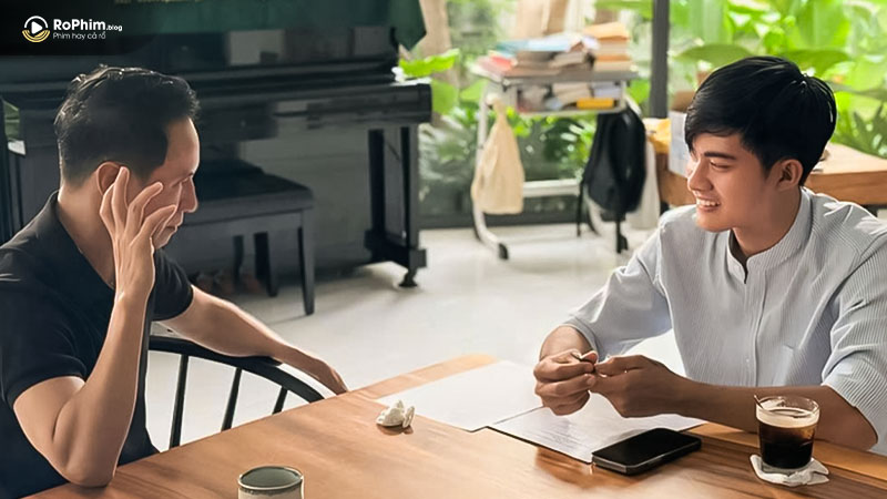 Lý Hải hướng dẫn diễn xuất, tập thoại cùng Lê Tuấn Khang chuẩn bị cho Lật Mặt 8