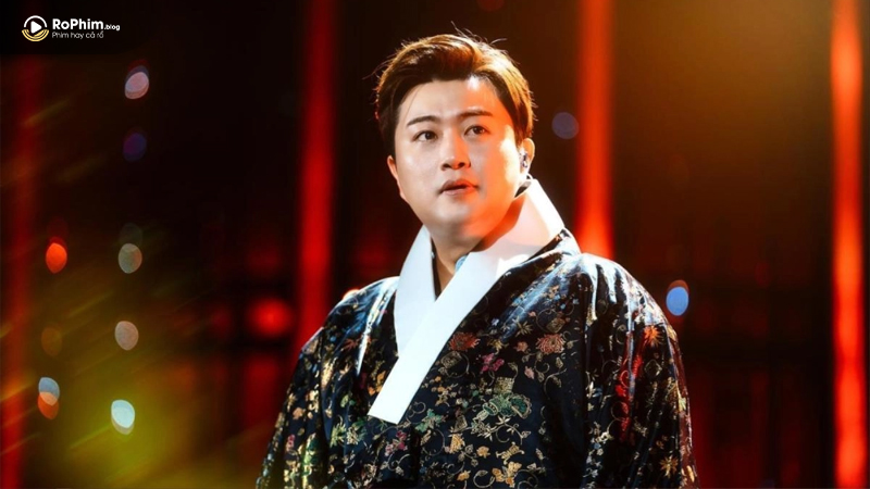 Kim Ho Joong, một ca sĩ nhạc trot nổi tiếng, đã bị bắt vì liên quan đến vụ tai nạn xảy ra vào đêm 9/5 tại quận Gangnam, Seoul.