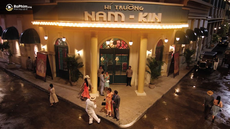 Sự đầu tư kỹ lưỡng vào trang phục và phụ kiện
