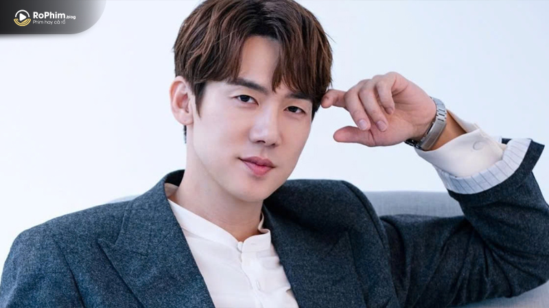 Yoo Yeon Seok dính phải cáo buộc thiếu tôn trọng với nhân viên bảo vệ 