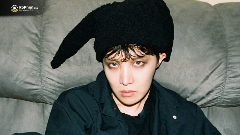 Thành viên j-hope đã bày tỏ sự mong chờ được tái hợp với các thành viên trong một buổi phỏng vấn