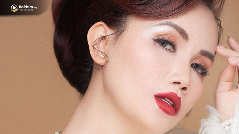 Nữ diễn viên vẫn đẹp mặn mà dù trải qua 4 cuộc hôn nhân không hạnh phúc