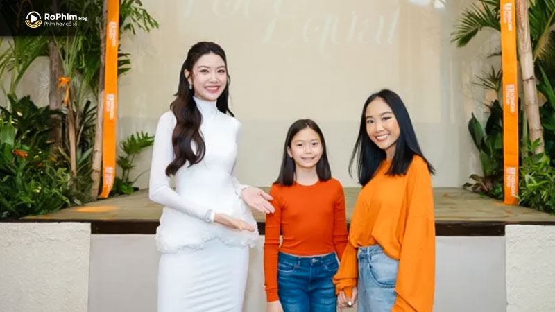 Bé Sol cùng mẹ Đoan Trang trong sự kiện ra mắt chuỗi MV ‘Love Equal’
