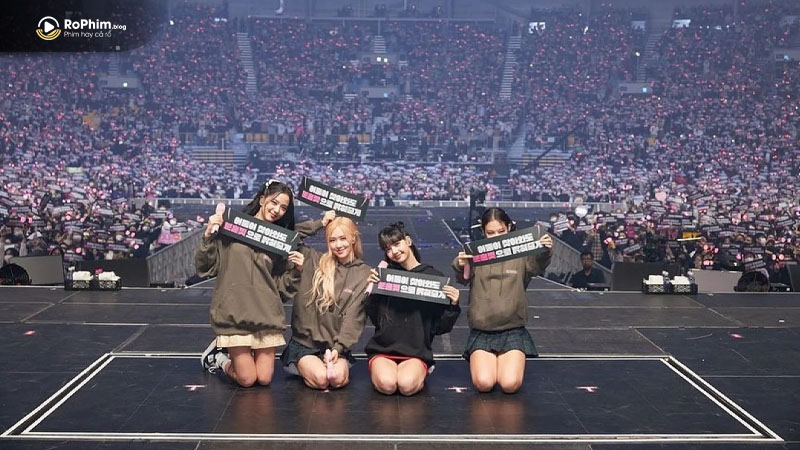 Một bộ phận người hâm mộ lo ngại về sức khoẻ của các thành viên khi thực hiện World Tour
