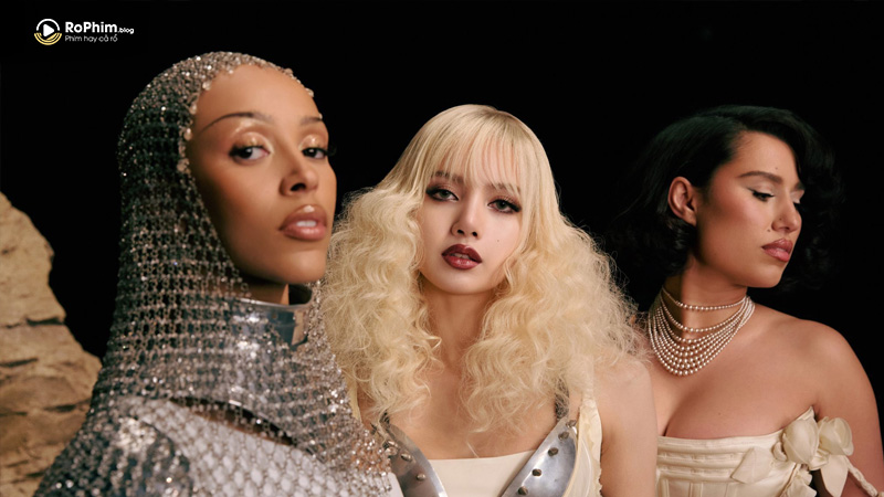 Born Again có sự góp mặt của hai sao nữ Raye và Doja Cat
