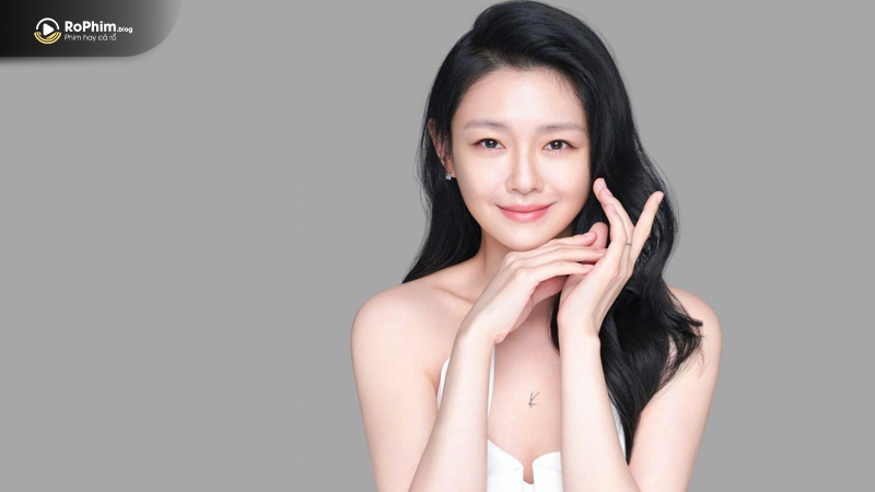 Từ Hy Viên, nữ diễn viên Vườn Sao Băng, gương mặt đại diện cho nhan sắc Hoa ngữ thập niên 2000