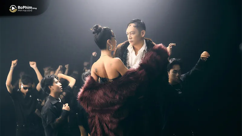 "Bắt Taxi" sở hữu tiết tấu sôi động, kết hợp giữa EDM và Dance Pop, mang đến không khí cuồng nhiệt, lý tưởng cho mùa lễ hội cuối năm