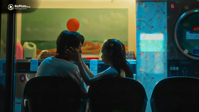 MV Giờ Thì kết hợp giai điệu, hình ảnh và câu chuyện tinh tế, tạo nên một sản phẩm hoàn chỉnh, đậm cảm xúc về cả phần nghe lẫn phần nhìn