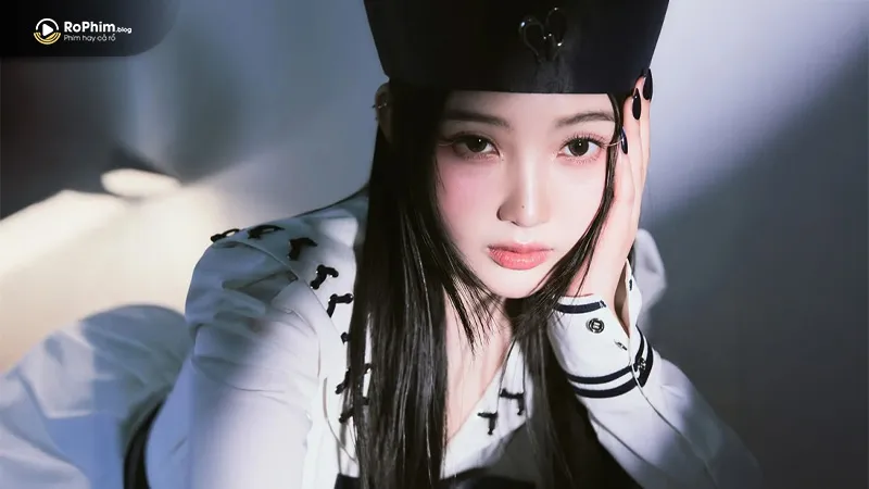 Joy quyết định tái ký hợp đồng với SM Entertainment sau khi vượt qua những bất đồng và khẳng định mong muốn cùng công ty tiến bước trong tương lai