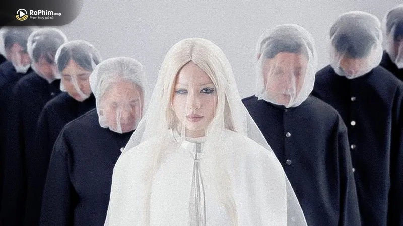 "Giữa Một Vạn Người": Album phòng thu đầy hứa hẹn