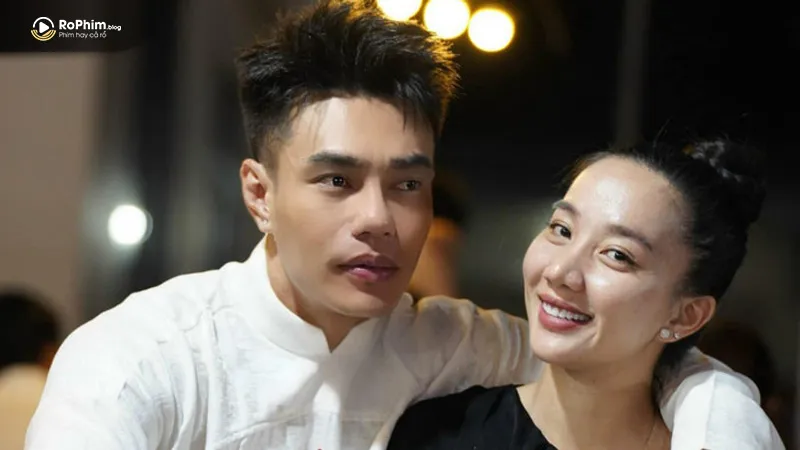 Lê Dương Bảo Lâm hạnh phúc bên vợ và ba con trong cuộc sống hiện tại.