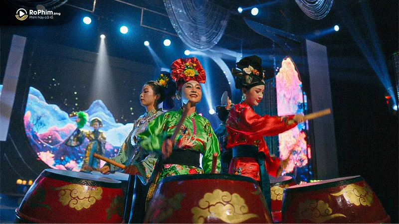 Không gian huyền ảo tái hiện nghi lễ hầu đồng trong MV Mộng Thượng Ngàn.