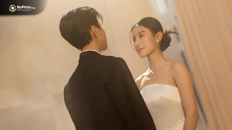 Vũ Cát Tường khiêu vũ cùng Thu Trang giữa tiếng reo hò.