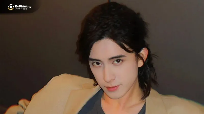 Nam diễn viên Ngao Thuỵ Bằng