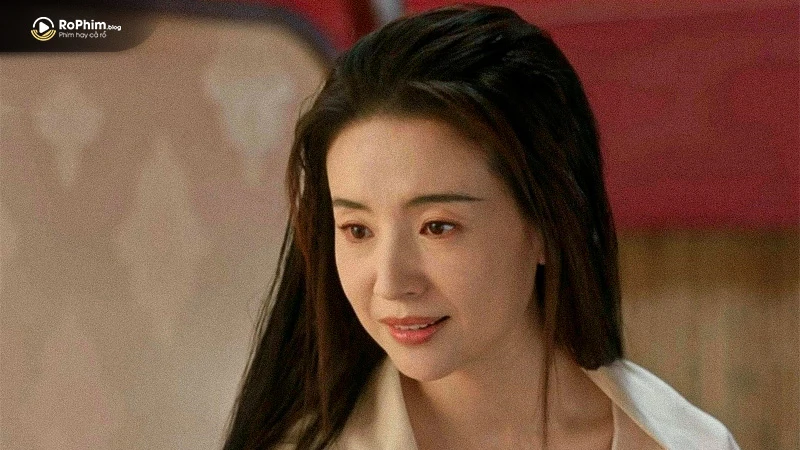 Đổng Khiết trông trẻ hơn sau khi tẩy trang và để mặt mộc