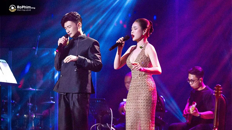 Dược sĩ Tiến chinh phục khán giả với 17 ca khúc đầy cảm xúc trong hơn hai giờ biểu diễn, dù không phải ca sĩ chuyên nghiệp