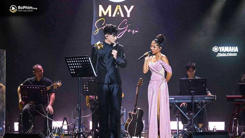 Dược sĩ Tiến ghi dấu ấn với những màn song ca ăn ý cùng các giọng ca nổi bật, thể hiện sự tự tin và bản lĩnh trên sân khấu