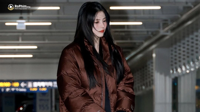 Han So Hee vẫn miệt mài làm việc dù vướng vào nhiều ồn ào liên quan đến đời tư