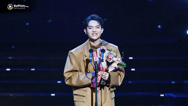 NTK Phan Đăng Hoàng nhận giải thưởng Gương mặt trẻ ấn tượng lĩnh vực Văn hóa